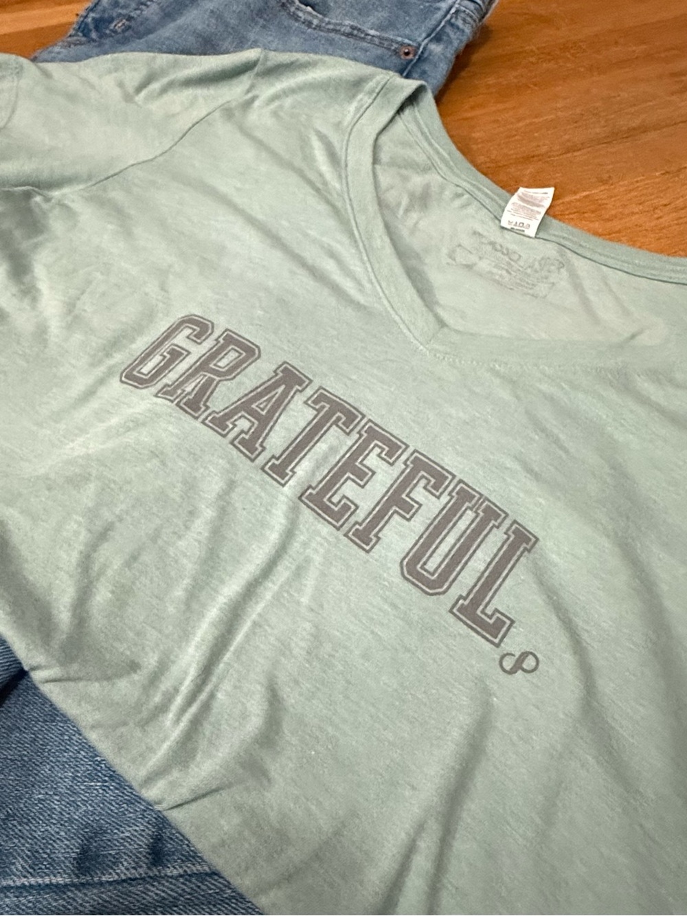 Picasso Jasper “Grateful” Graphic V-Neck Tee - Sage/Mint Green